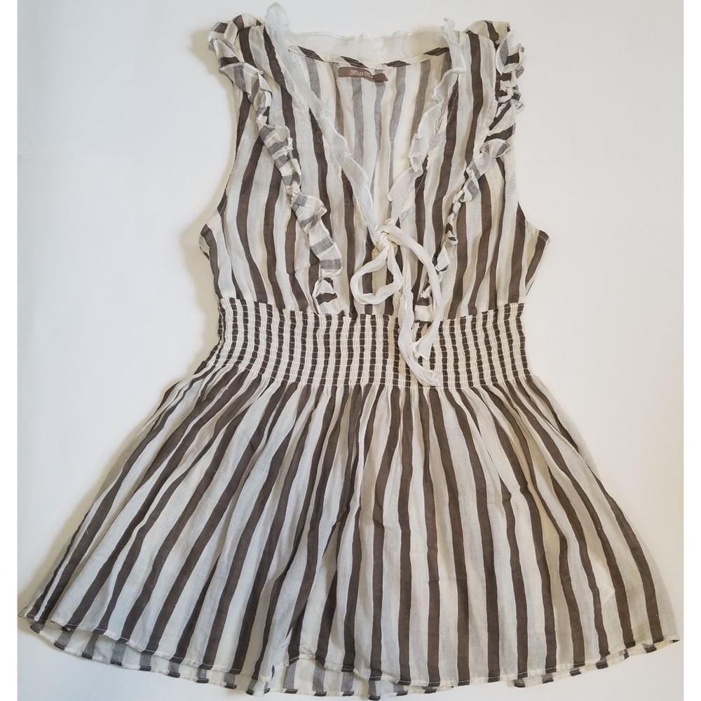 Miss Me V-neck Sleeveless Top